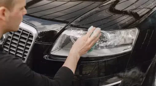 cómo limpiar los faros del coche
